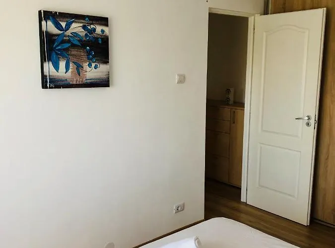 Joy City Sanatatii Apartment *